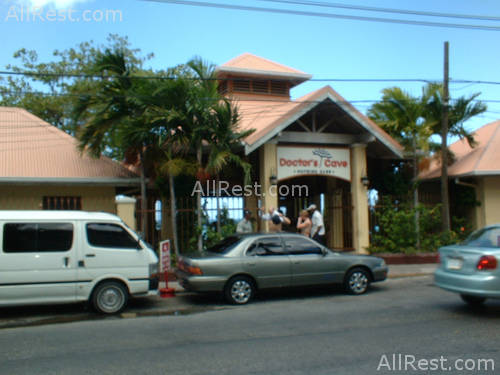 Doctors Cave Beach Hotel 3